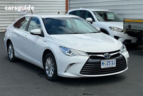 White 2016 Toyota Camry Sedan Altise Hybrid