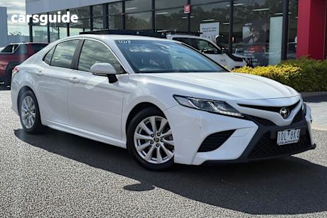 White 2018 Toyota Camry Sedan Ascent Sport
