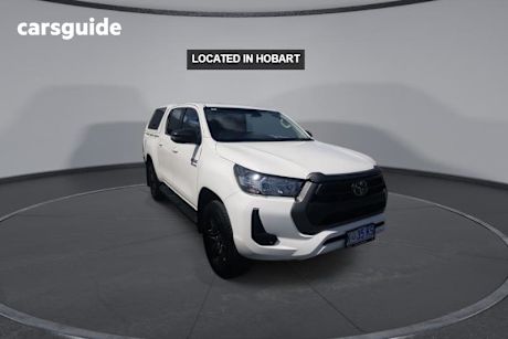 White 2022 Toyota Hilux Double Cab Pick Up Sr (4X4)