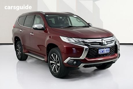 Red 2017 Mitsubishi Pajero Sport Wagon Exceed (4X4) 7 Seat