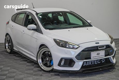 White 2017 Ford Focus Hatchback Rs