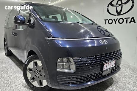 Blue 2022 Hyundai Staria Wagon
