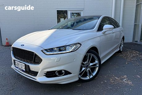 White 2018 Ford Mondeo Hatchback Titanium