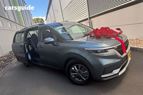 Blue 2023 Kia Carnival Wagon S