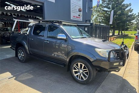 Grey 2014 Toyota Hilux Dual Cab Pick-up Sr5 (4X4)