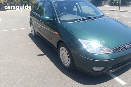 Green 2003 Ford Focus Hatchback Cl