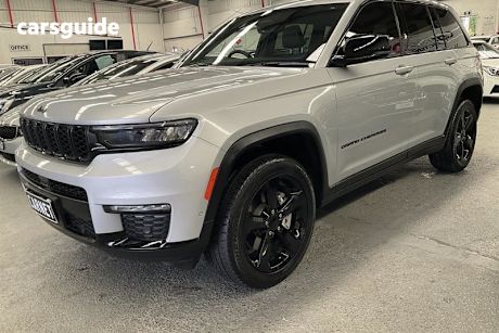 Silver 2024 Jeep Grand Cherokee Wagon Overland 5 Seat (4X4)