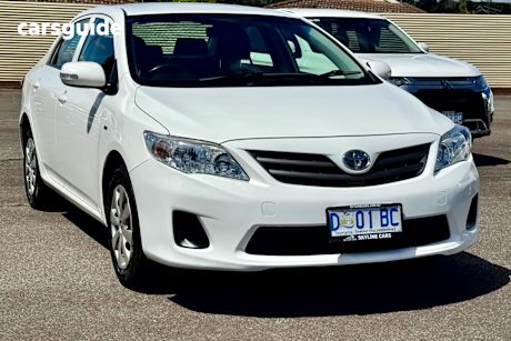 White 2013 Toyota Corolla Sedan Ascent