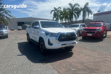 White 2021 Toyota Hilux Double Cab Pick Up Sr5 (4X4)