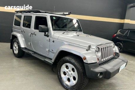 Silver 2014 Jeep Wrangler Unlimited Hardtop Overland