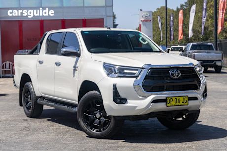 White 2020 Toyota Hilux Double Cab Pick Up Sr5 (4X4)