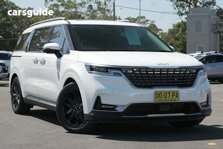 White 2022 Kia Carnival Wagon Platinum