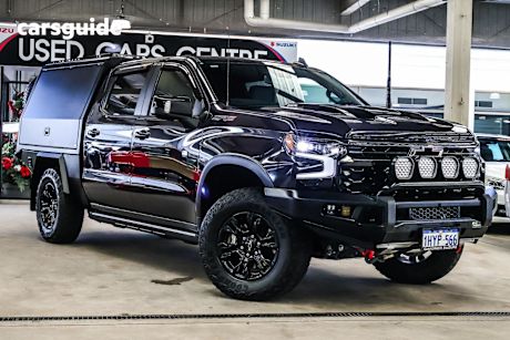 Grey 2023 Chevrolet Silverado Crew Cab Pickup 1500 Zr2