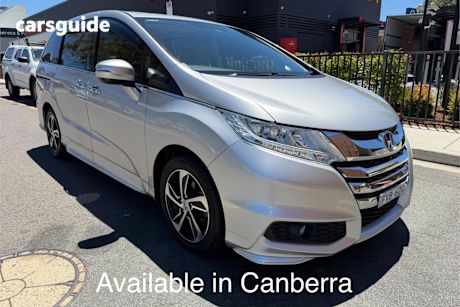 Silver 2015 Honda Odyssey Wagon Vti-L