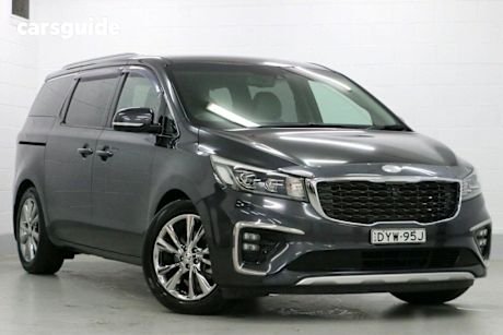 Grey 2018 Kia Carnival Wagon Platinum