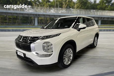 White 2024 Mitsubishi Outlander Wagon Es 5 Seat (2Wd)