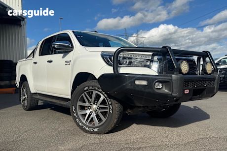 White 2020 Toyota Hilux Double Cab Pick Up Sr5 (4X4)