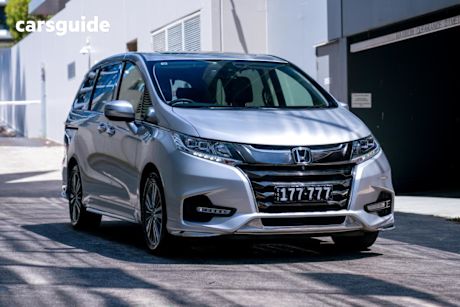 Silver 2018 Honda Odyssey Wagon Vti-L