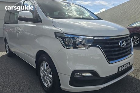 White 2018 Hyundai Imax Wagon Active