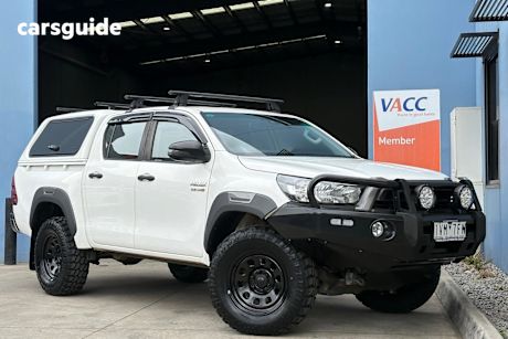White 2022 Toyota Hilux Double Cab Pick Up Sr (4X4)