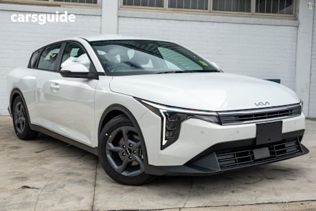 White 2025 Kia K4 Sedan S