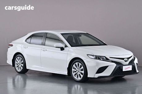 White 2018 Toyota Camry Sedan Ascent Sport