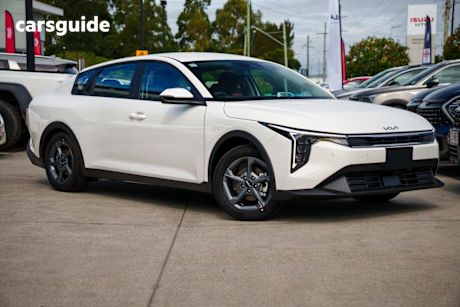 White 2025 Kia K4 Sedan S