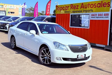 White 2010 Toyota Crown Sedan
