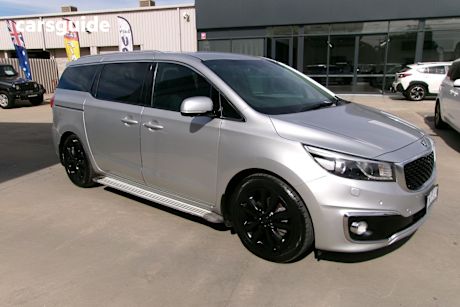 Silver 2016 Kia Carnival Wagon Platinum