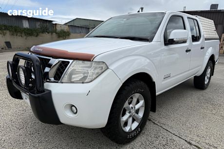 White 2014 Nissan Navara Dual Cab Pick-up St (4X4)