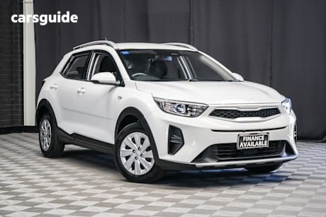 White 2023 Kia Stonic Wagon S