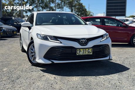 White 2018 Toyota Camry Sedan Ascent