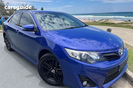Blue 2014 Toyota Camry Sedan Rz S.E.