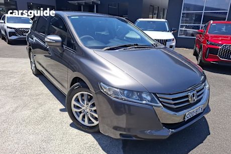 Grey 2013 Honda Odyssey Wagon