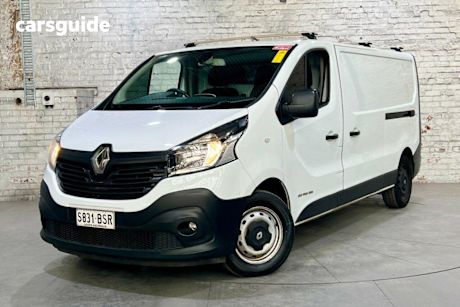 White 2017 Renault Trafic Van Lwb