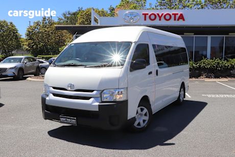 White 2017 Toyota HiAce Bus Commuter (12 Seats)