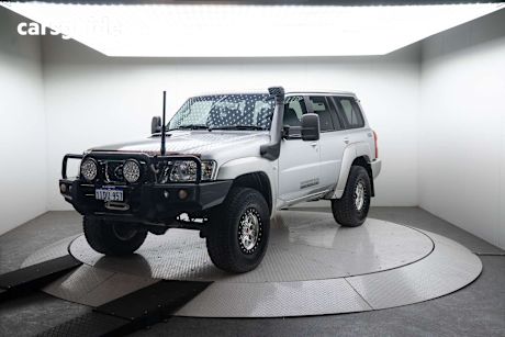 Silver 2015 Nissan Patrol Wagon St N-Trek