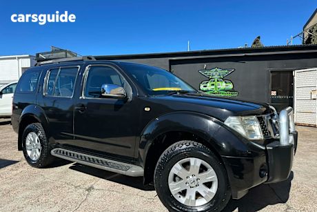 Black 2006 Nissan Pathfinder Wagon St-L (4X4)