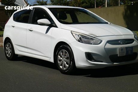 White 2016 Hyundai Accent Hatchback Active