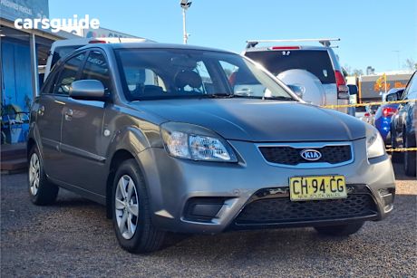 Grey 2010 Kia RIO Hatchback S