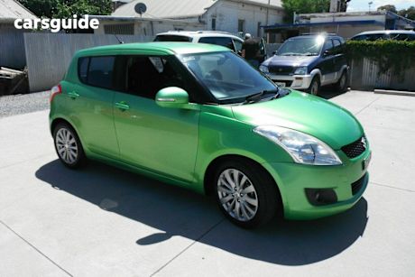 Green 2013 Suzuki Swift Hatchback Glx