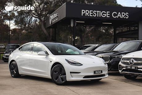 White 2019 Tesla Model 3 Sedan Standard Range Plus