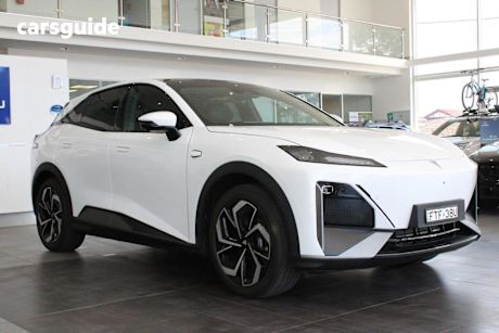 White 2025 Deepal S07 Wagon Rwd