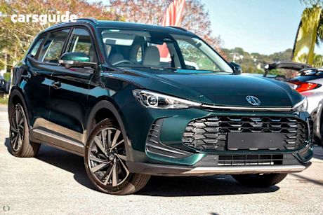 Green 2025 MG ZS Wagon Essence Hybrid+