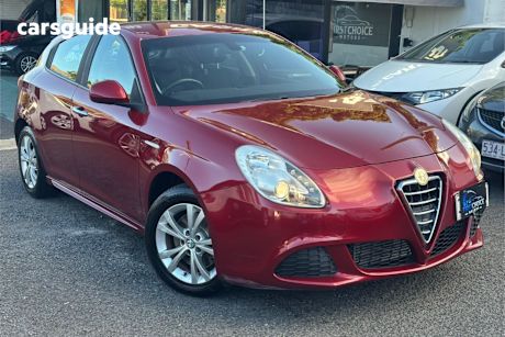 Red 2014 Alfa Romeo Giulietta Hatchback Progression Jtd-M