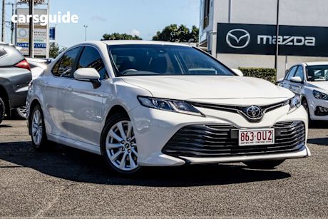 White 2019 Toyota Camry Sedan Ascent