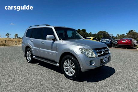 Silver 2013 Mitsubishi Pajero Wagon Vr-X Lwb (4X4)