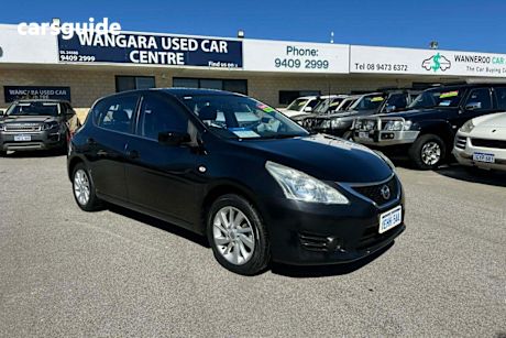 Black 2013 Nissan Pulsar Hatchback St