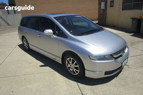 Silver 2006 Honda Odyssey Wagon Luxury