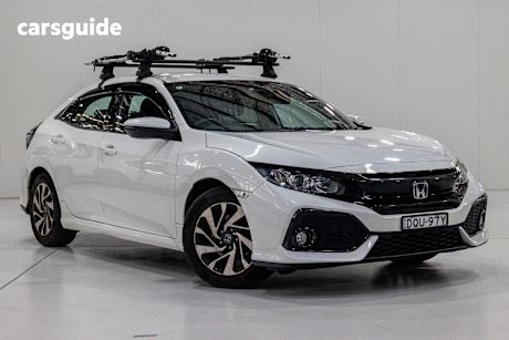 White 2017 Honda Civic Hatchback Vti-S